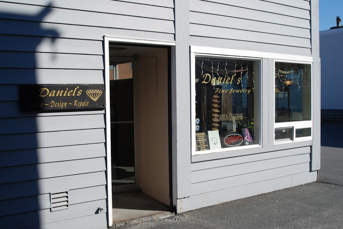 Daniel's Fine Jewelry Jeweler photo