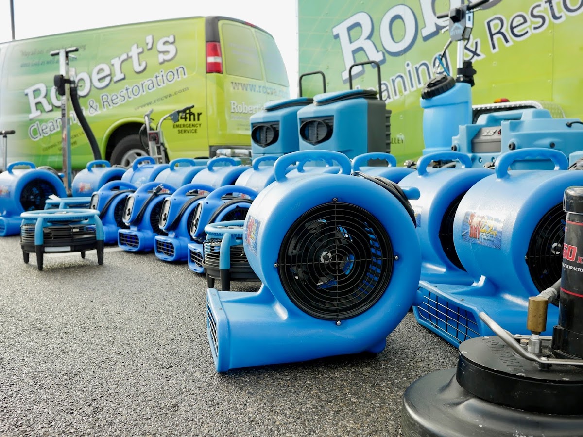 Robert's Cleaning & Restoration Carpet Cleaning Service photo