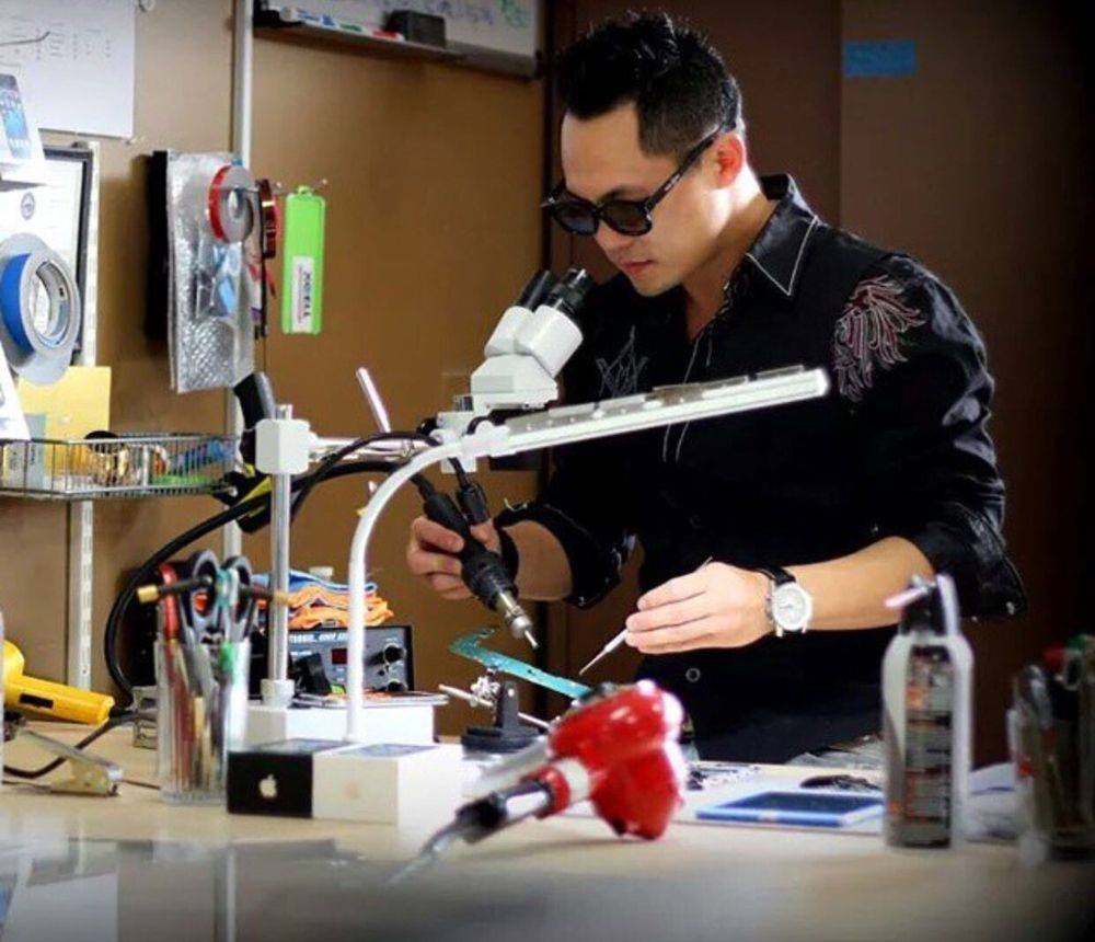 Electronic Circuit Board Repairs Micro Soldering Giannis Electronics Repair Shop photo