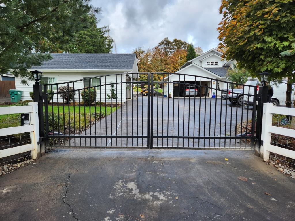 Evergreen Electric Gates NW Fence Contractor photo