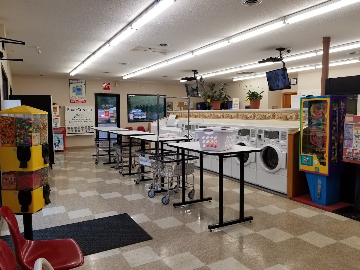 Easy Drop Laundromat photo