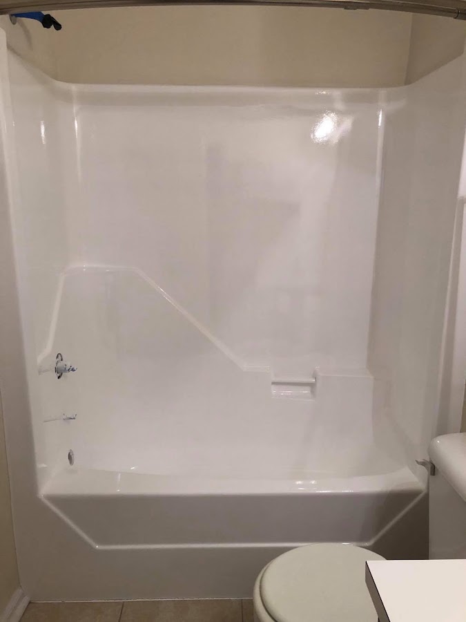 Specialized Refinishing Co. Bathroom Remodeler photo
