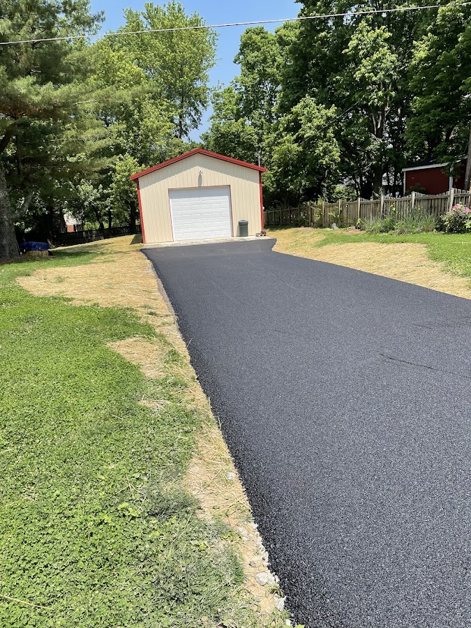 C & R Asphalt, LLC Paving Contractor photo