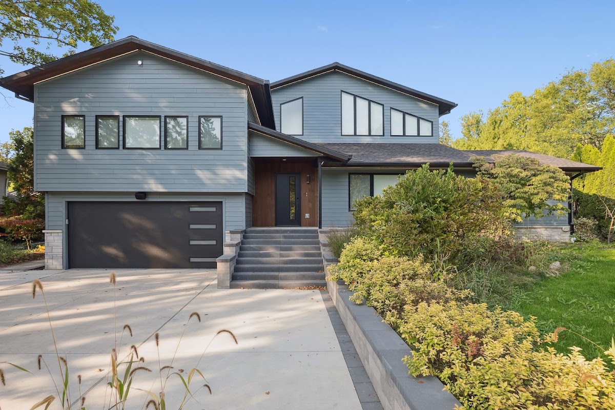 Peak Home Exteriors Siding Contractor photo