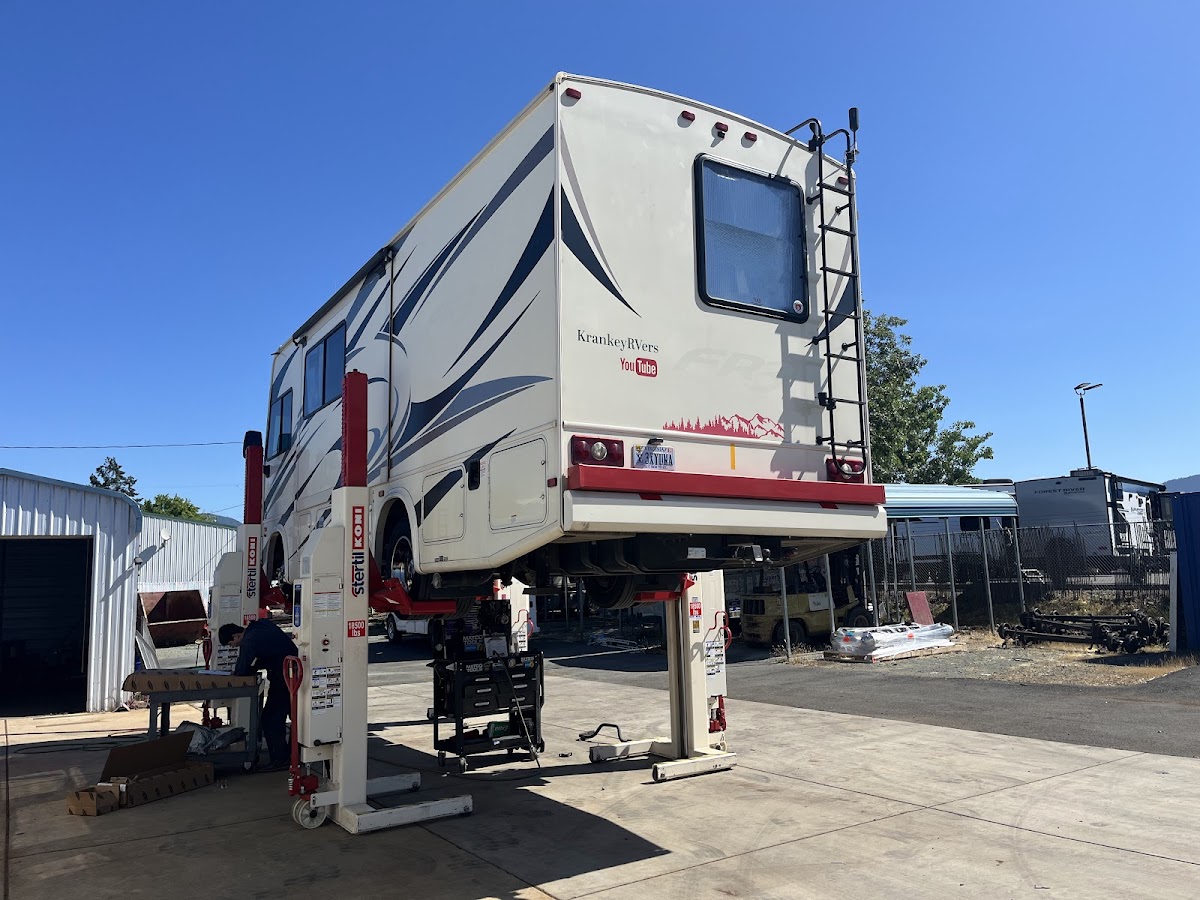 Henderson's Line-Up Rv Repair Shop photo