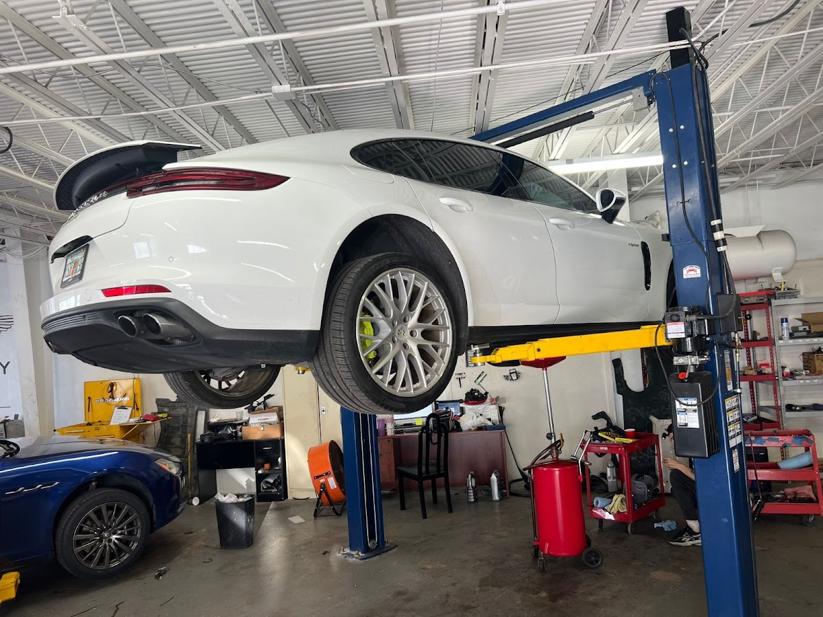 Pompano Drive Service Auto Repair Shop photo