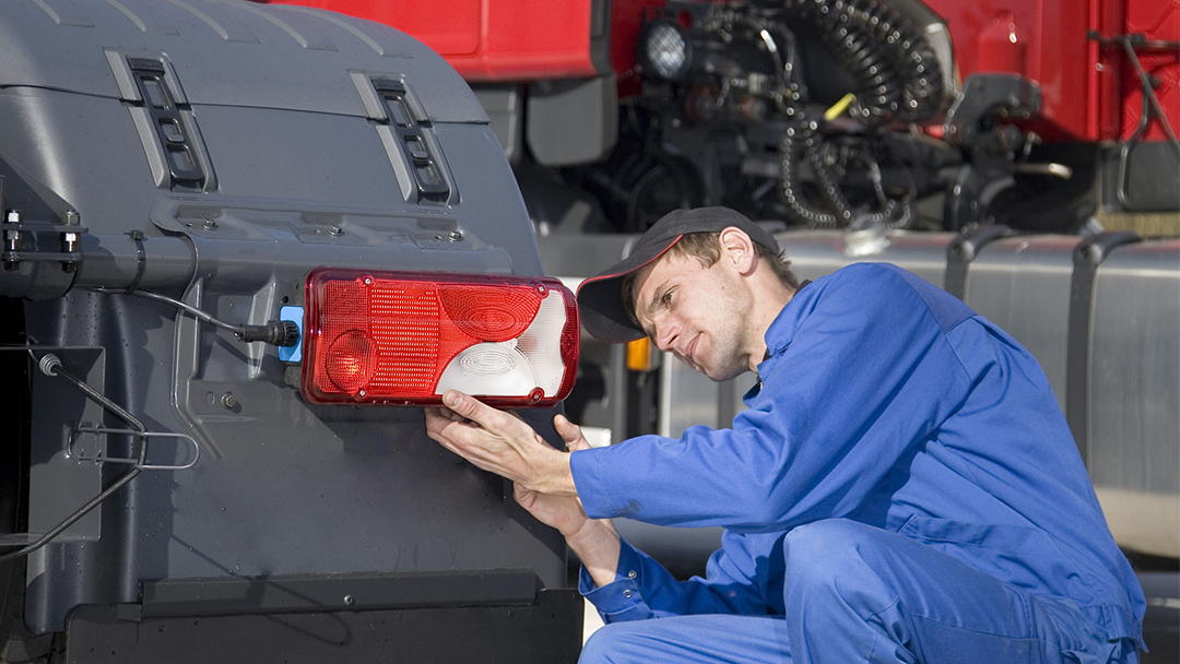 Ernesto's Tire & Truck Service Truck Repair Shop photo