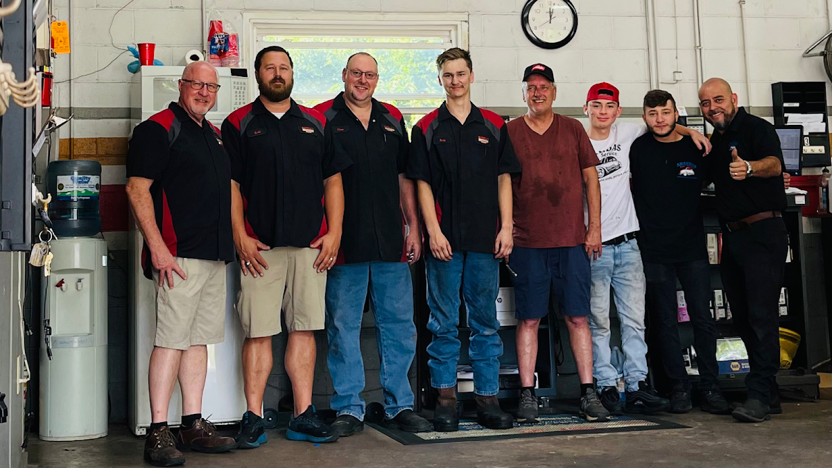Arandas Darrell’s Garage Auto Repair Shop photo