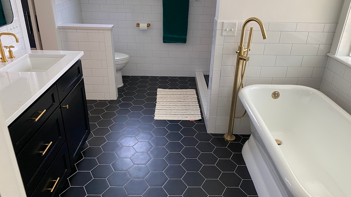 C & D Floor Covering and Renovations LLC General Contractor photo