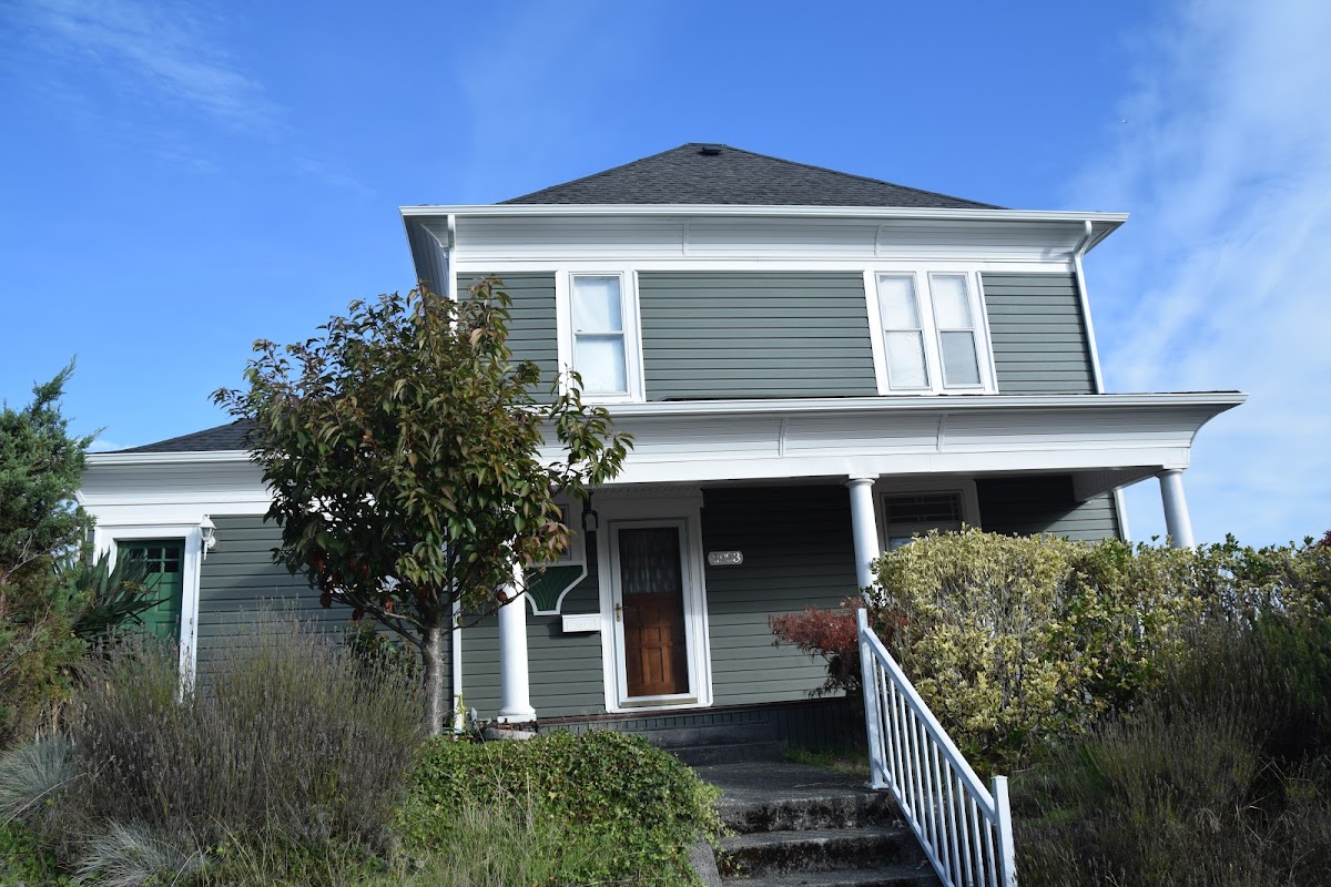 Builders Service Company Siding Contractor photo