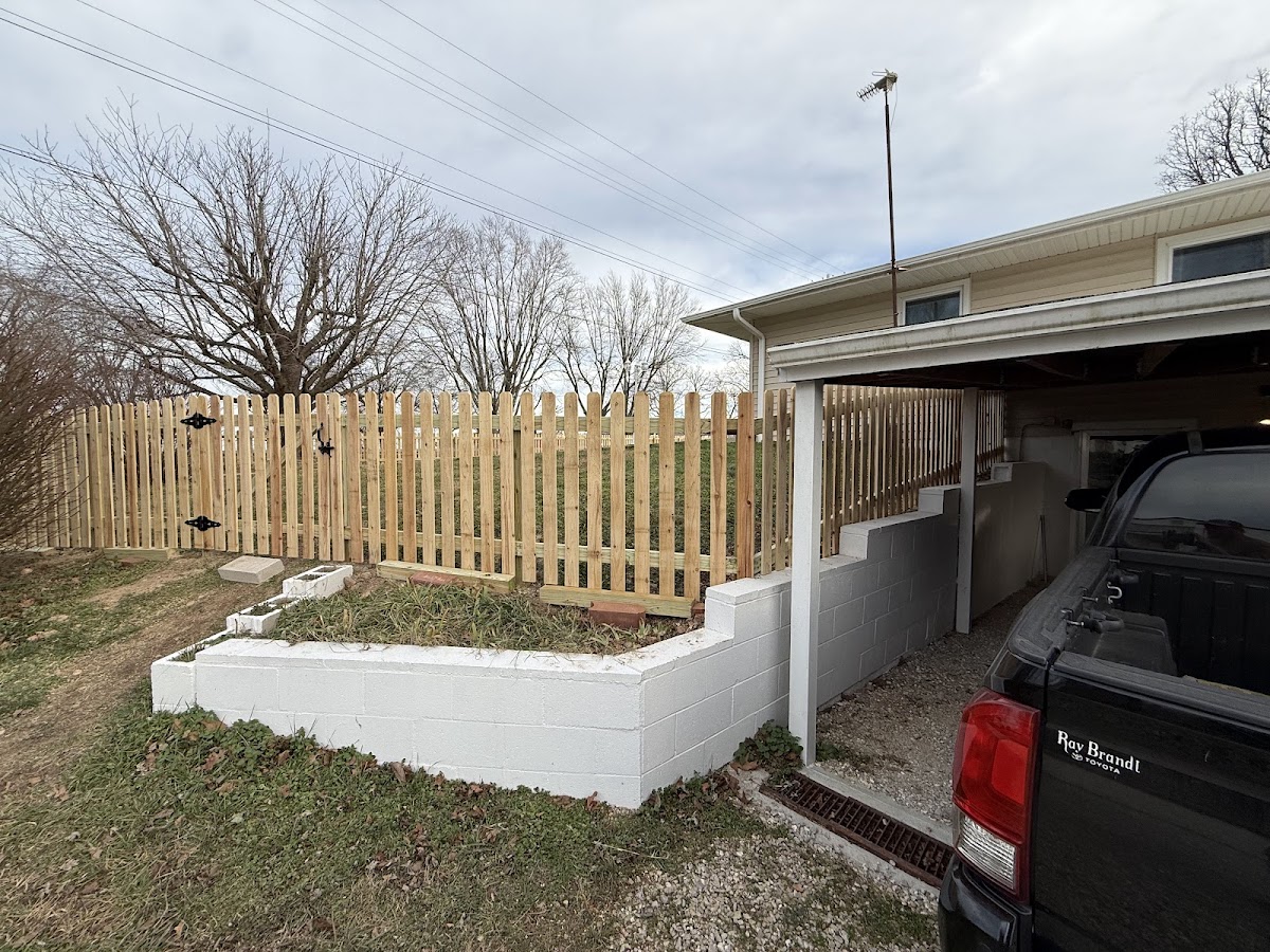 Dore Fence Co. Fence Contractor photo