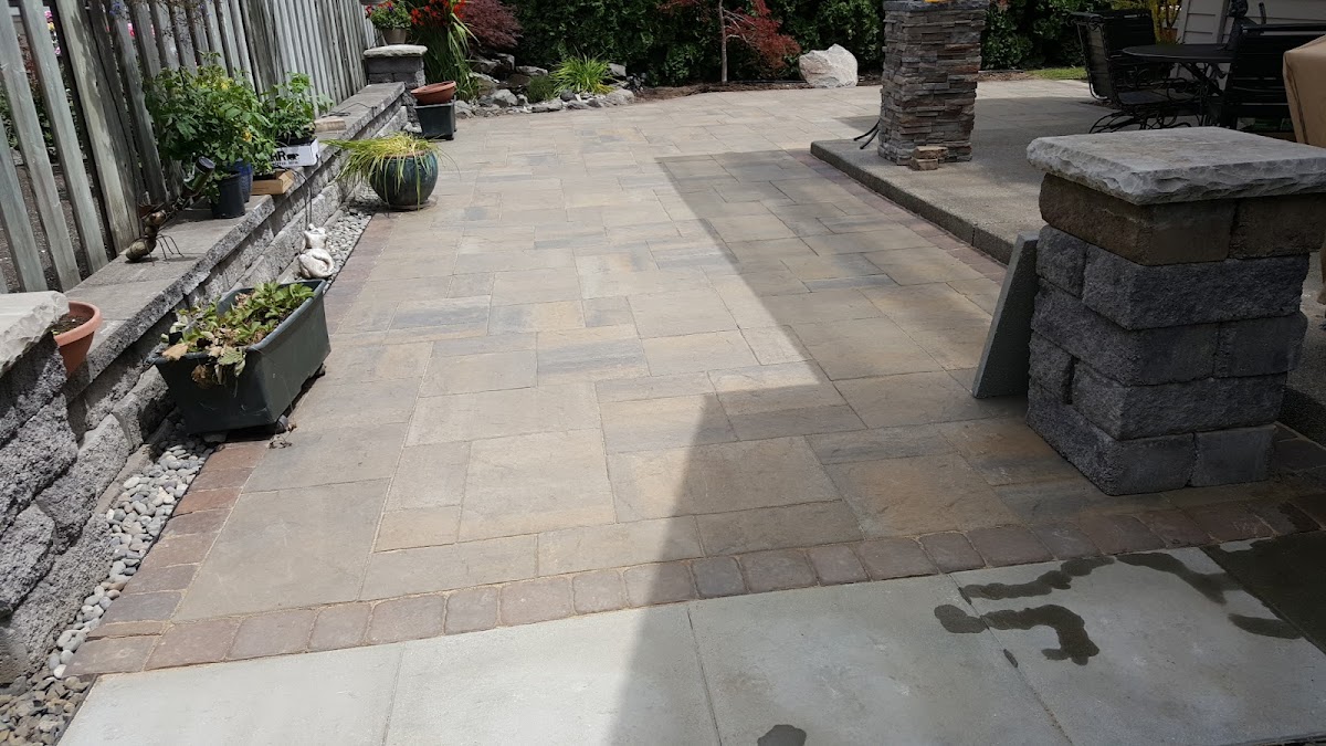 IV Landscape Installation Pavers, Sod, Retaining Walls in Forest Grove, Hillsboro, Beaverton, Oregon photo