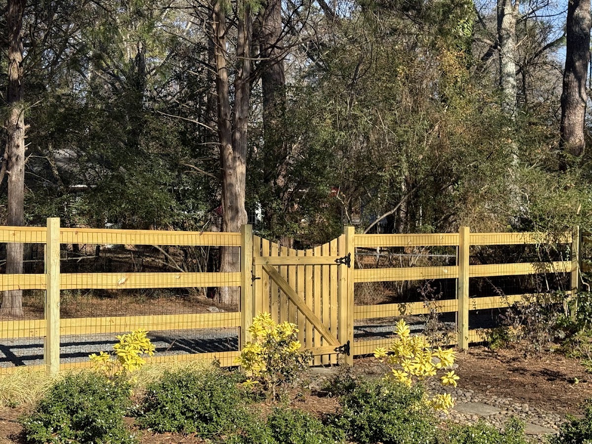 J&B Fence Builders photo