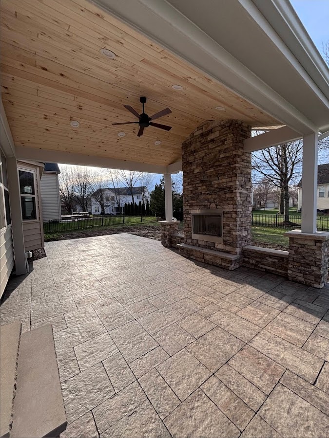 Patio Deck Fence Builders photo