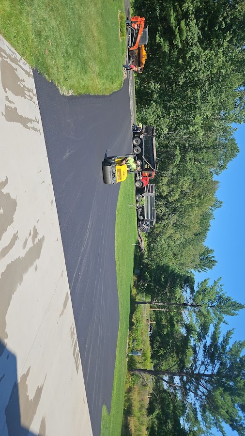 B&E Asphalt photo