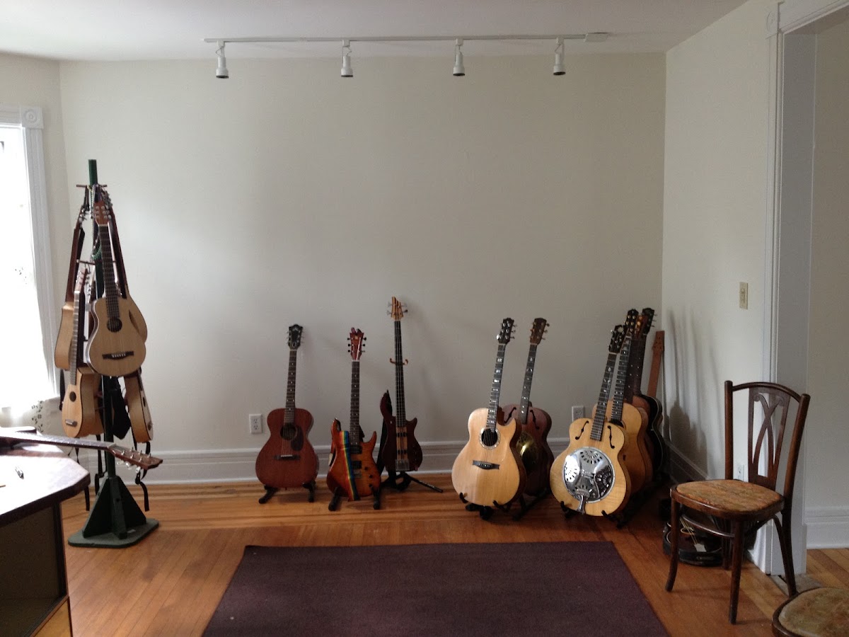 StringSmith Fretted Instruments photo