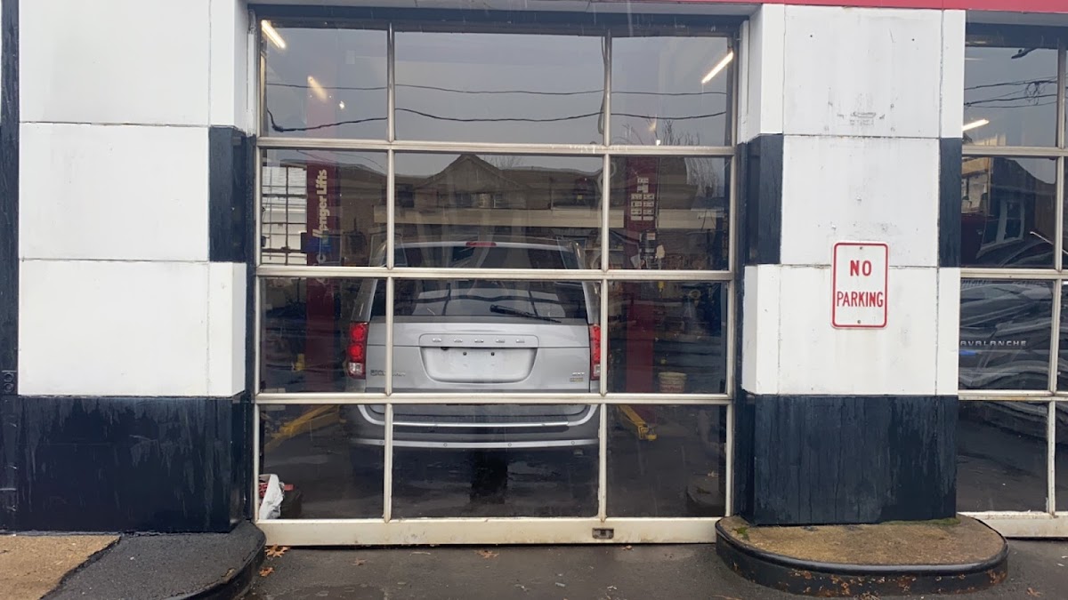 Mesko Glass & MIrror Auto Repair photo