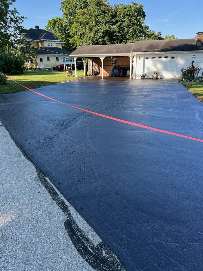 B&B asphalt sealcoating LLC photo