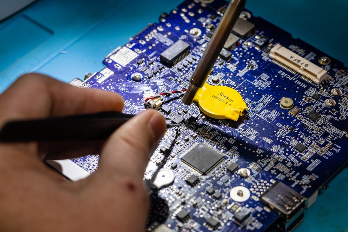 West Computers Inc Mobile Phone Repair photo