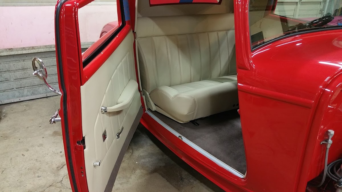 Saul's Custom Upholstery photo