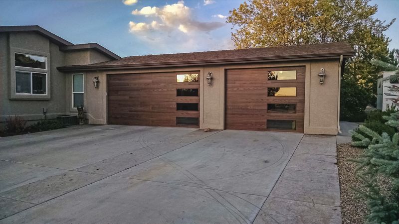 Toby's Mid-Valley Doors Handyman photo