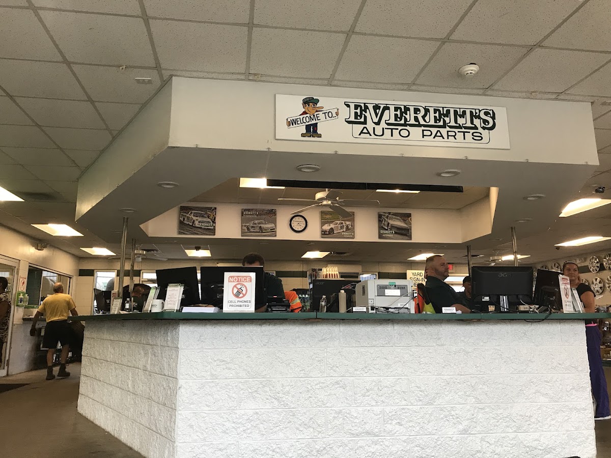Everett's Auto Parts Auto Repair photo
