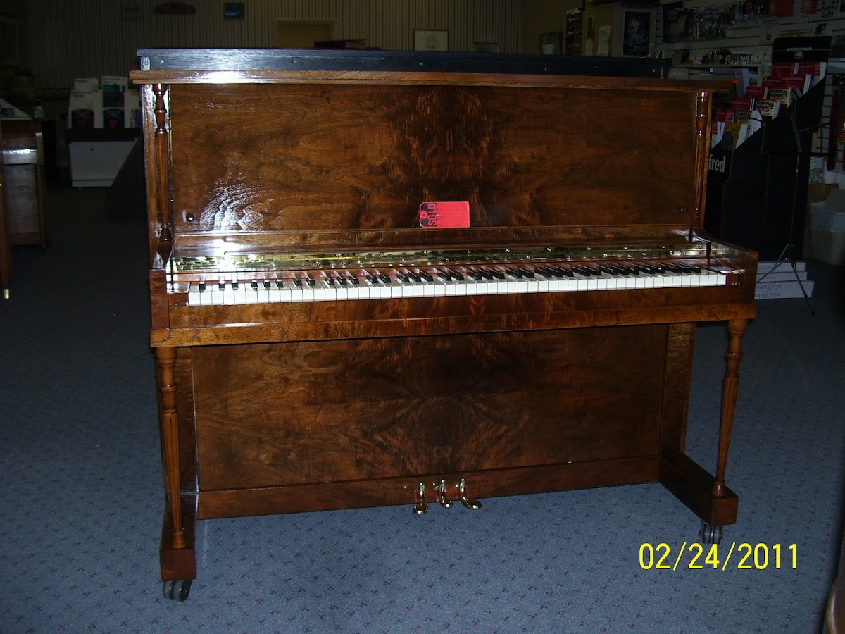 High Quality Furniture refinishing photo