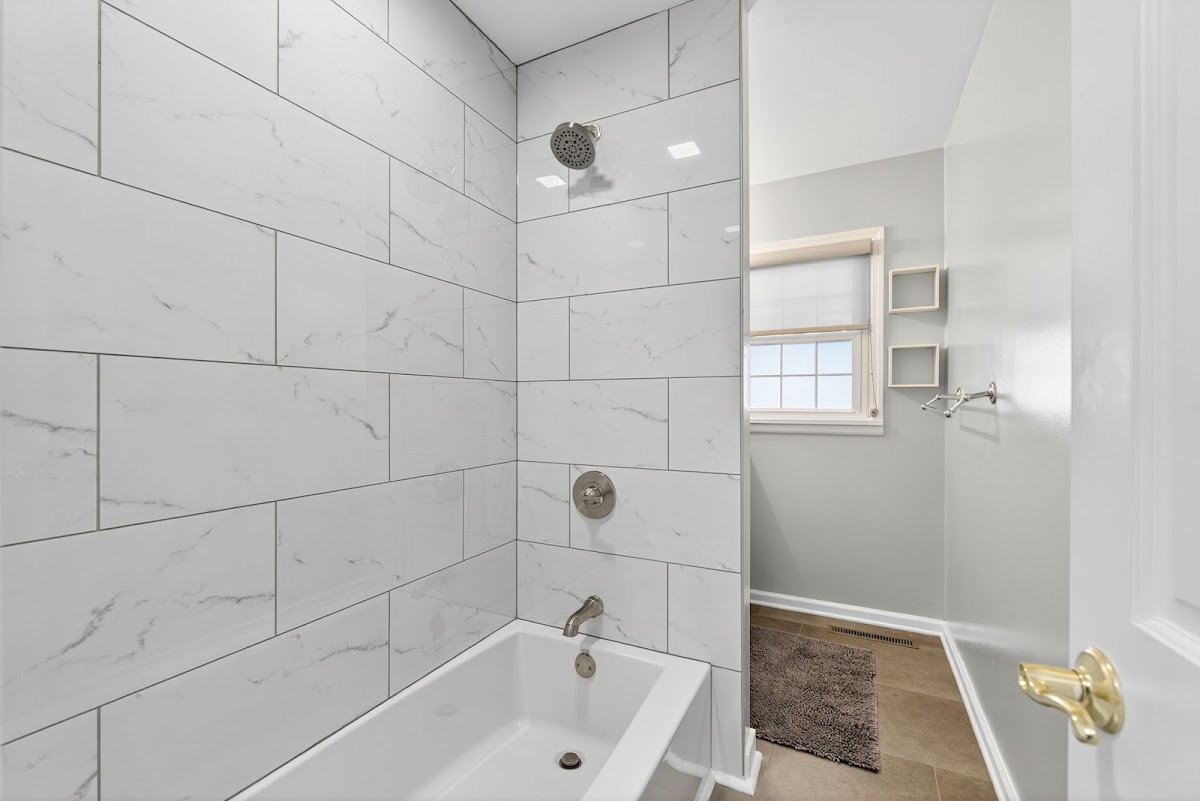 Business photo for Best Tile Shine in Columbus, OH