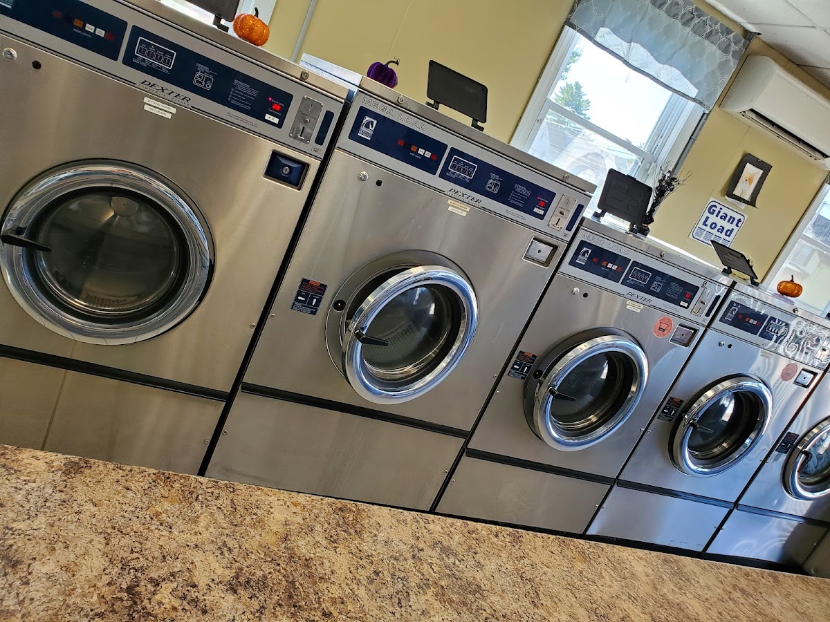 Helens Superclean Coin Op laundry photo