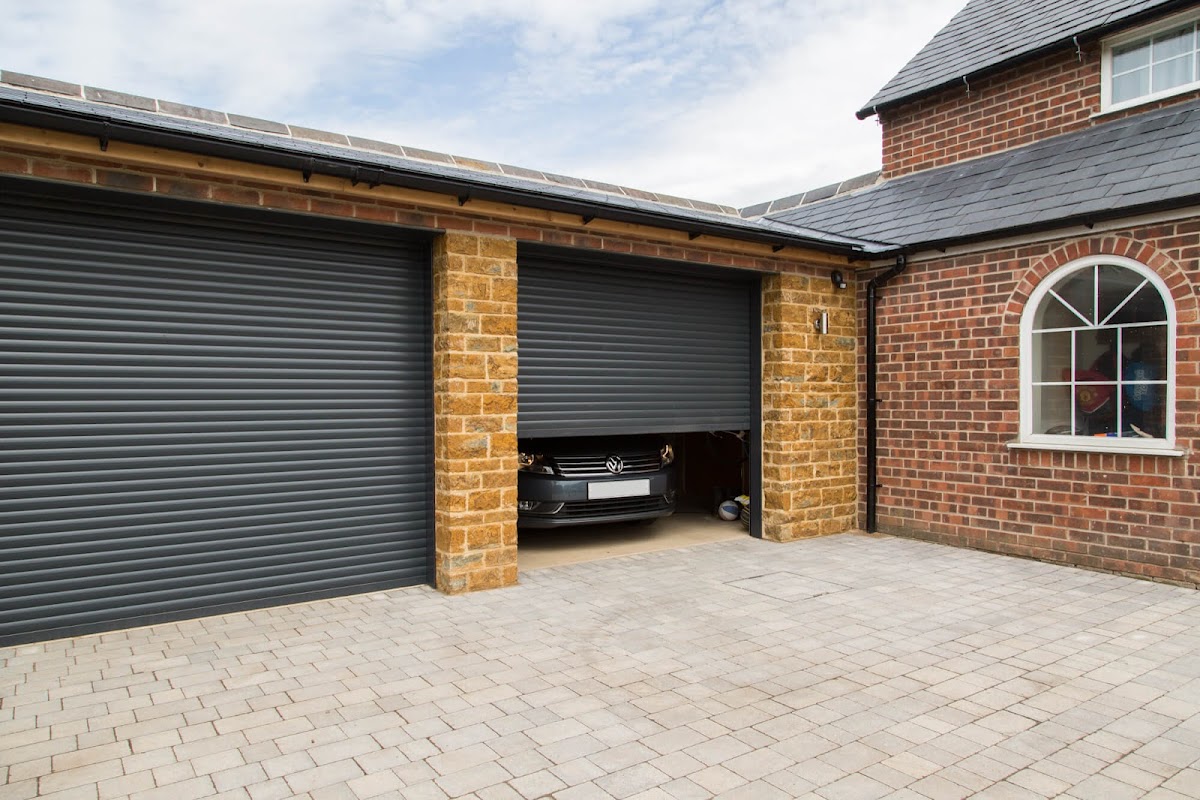 Louis Garage Door's Co. photo