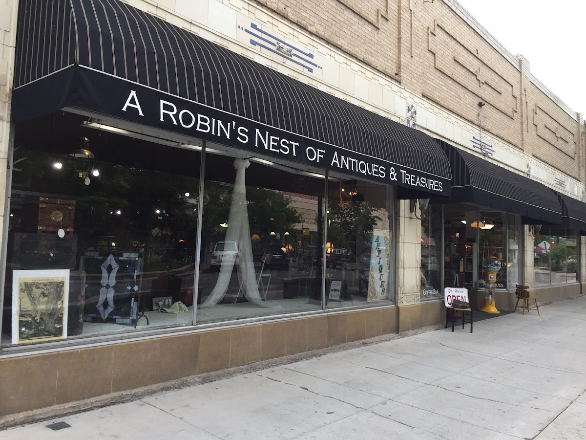 A Robin's Nest of Antiques & Treasures Mobile Phone Repair photo