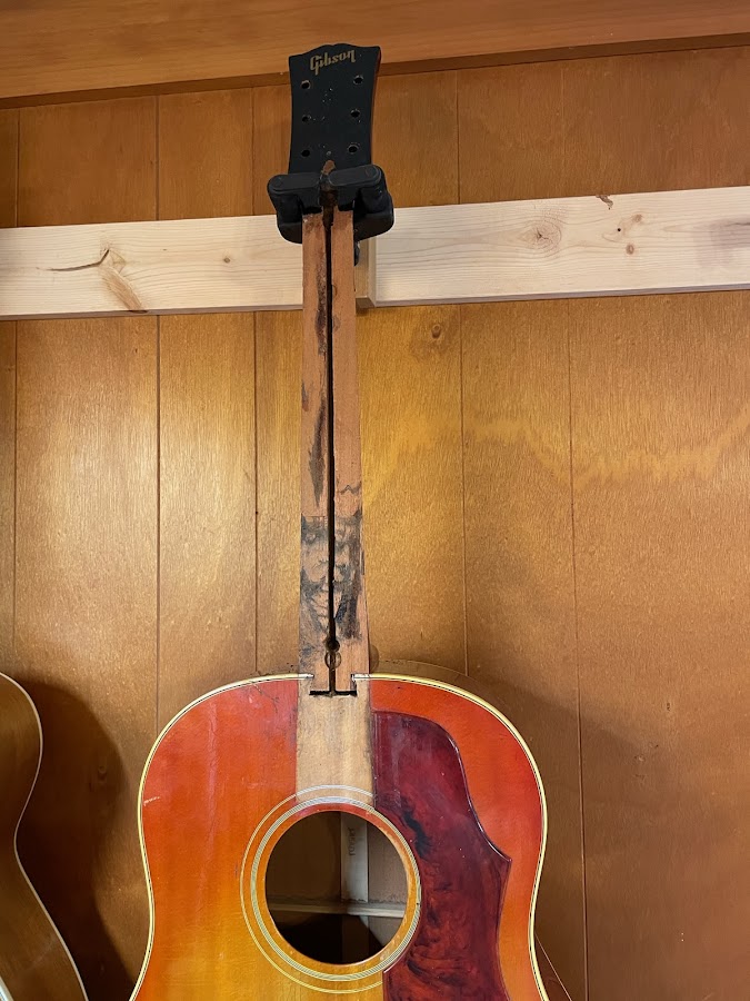 Kneeland Guitar Works photo