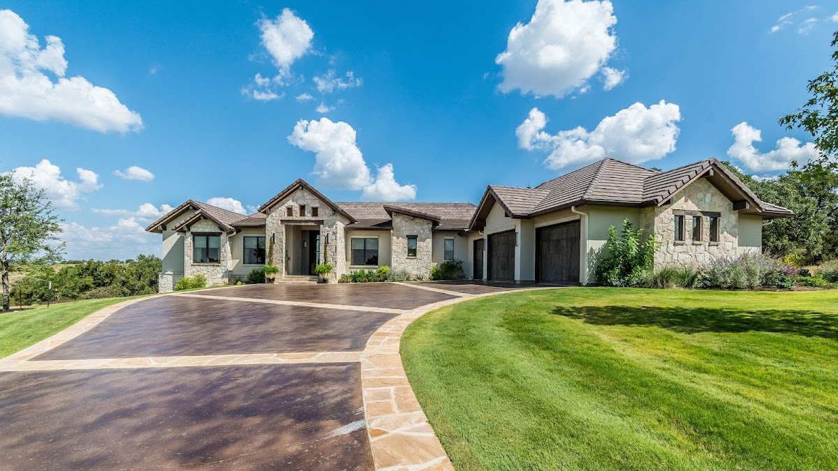 Waukesha Masonry - Concrete & Hardscaping photo