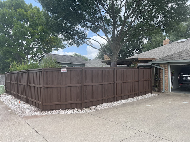 Texas Fence Staining and Repair Fence Contractor photo