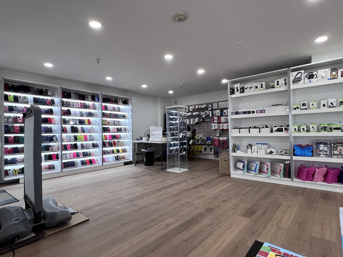 Mobile Tech & Expert Mobile Phone Repair Shop photo