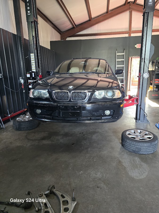 Fernandez Car Mechanic - Essential