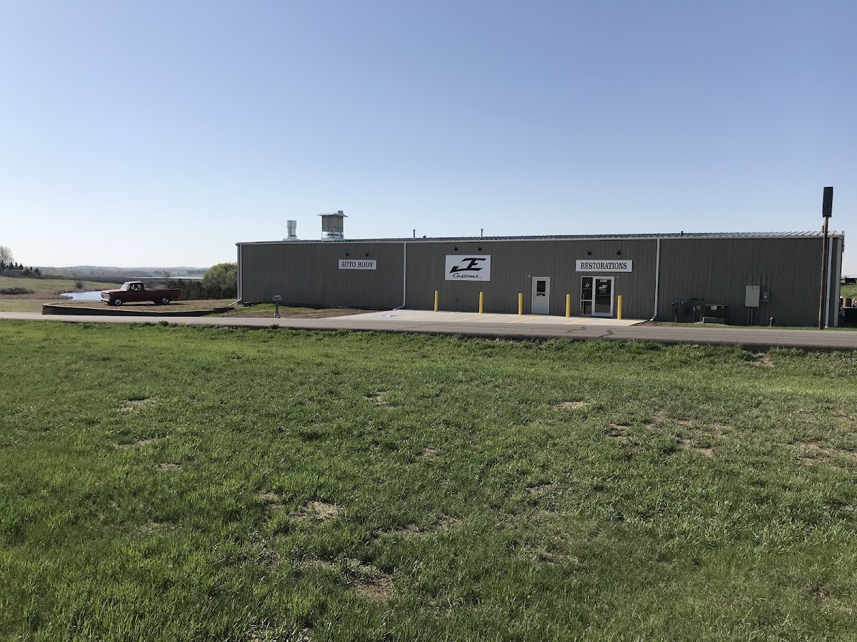 JE Customs & Auto Body Repair