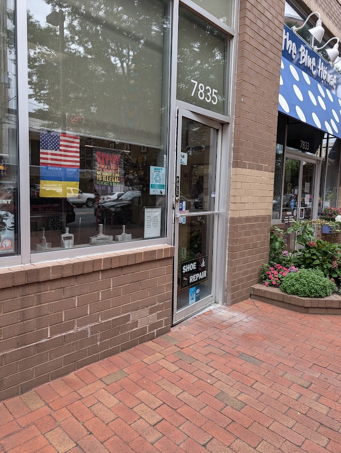 Fortunas Repair of shoes, luggage and leatherware since 1943