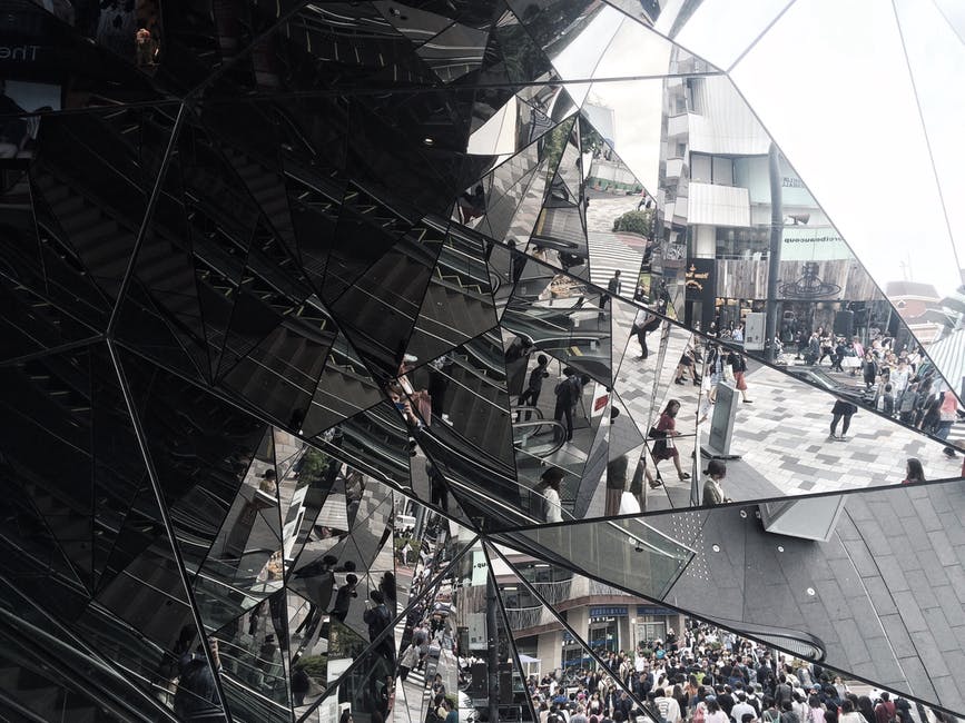 Moderno Glass & Mirror LLC