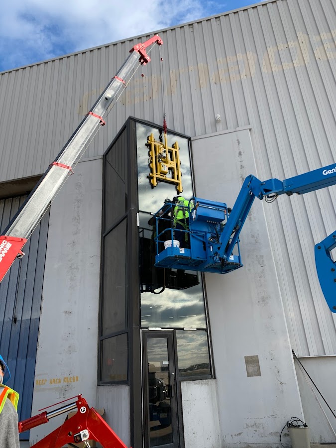 Capitol Glass Co Inc - Capitol Glass Co Inc Screen Door Repair in West Hartford, CT photo