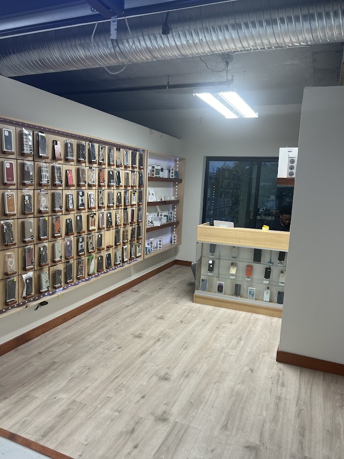 GothTech: Expert Repair Services for Phones and iPads.