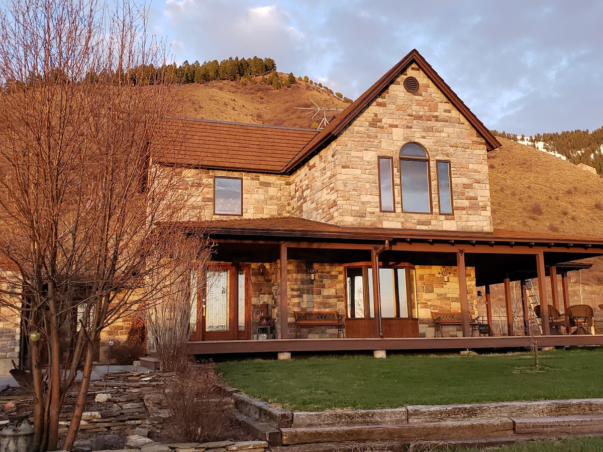 Salt River Roofing INC