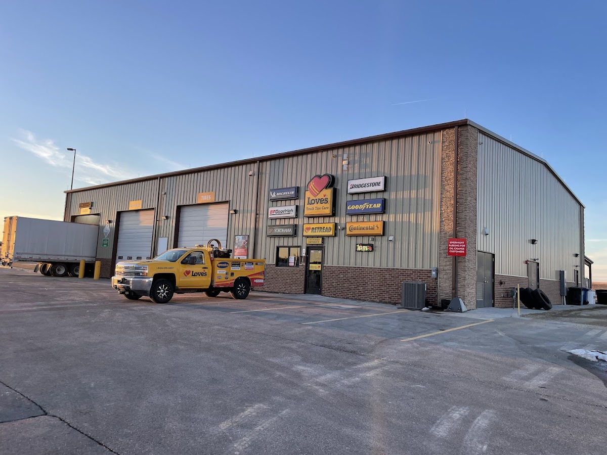 Love's Truck Care - Love's Truck Care Tire Repair in Abilene, KS photo
