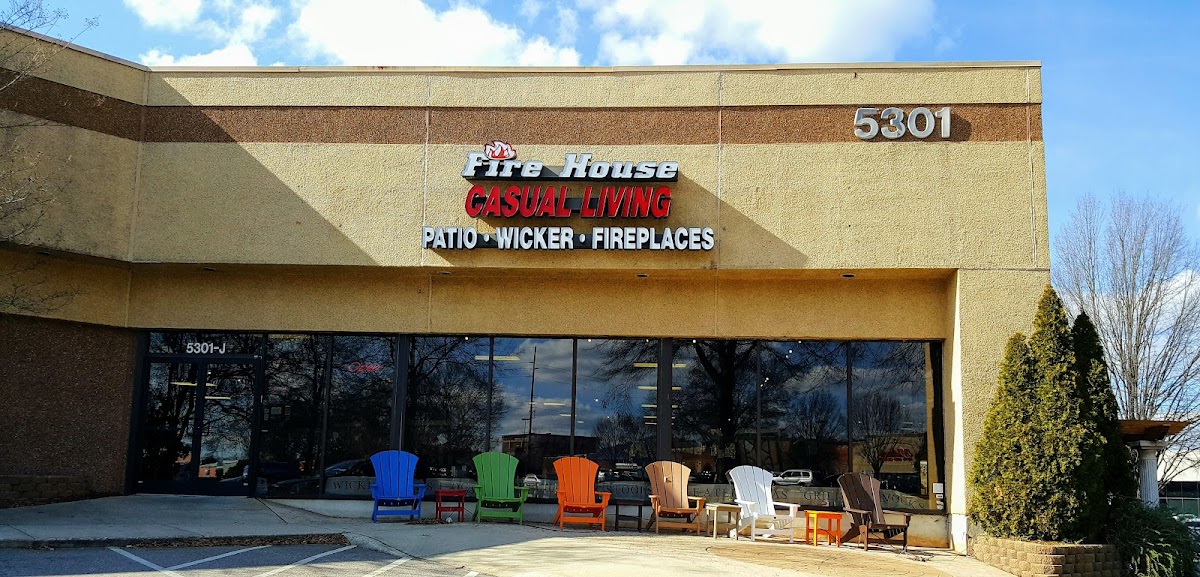 VIRIDIEN Patio + Fireplace