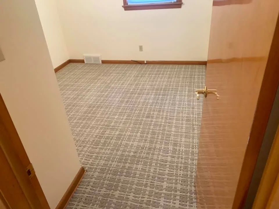 Snovak Floor Coverings - Snovak Floor Coverings Toilet Repair in Youngstown, OH photo