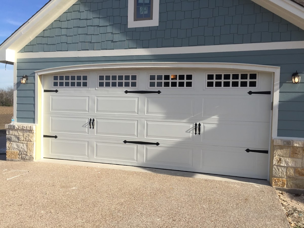 Aladdin Overhead Door Co. - Aladdin Overhead Door Co. Garage Door Opener Repair in Waco, TX photo