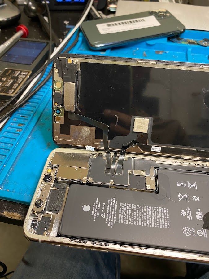 We Fix Phones and Computers. iPhone, iPad, iMac & Macbook Apple Repair TECH