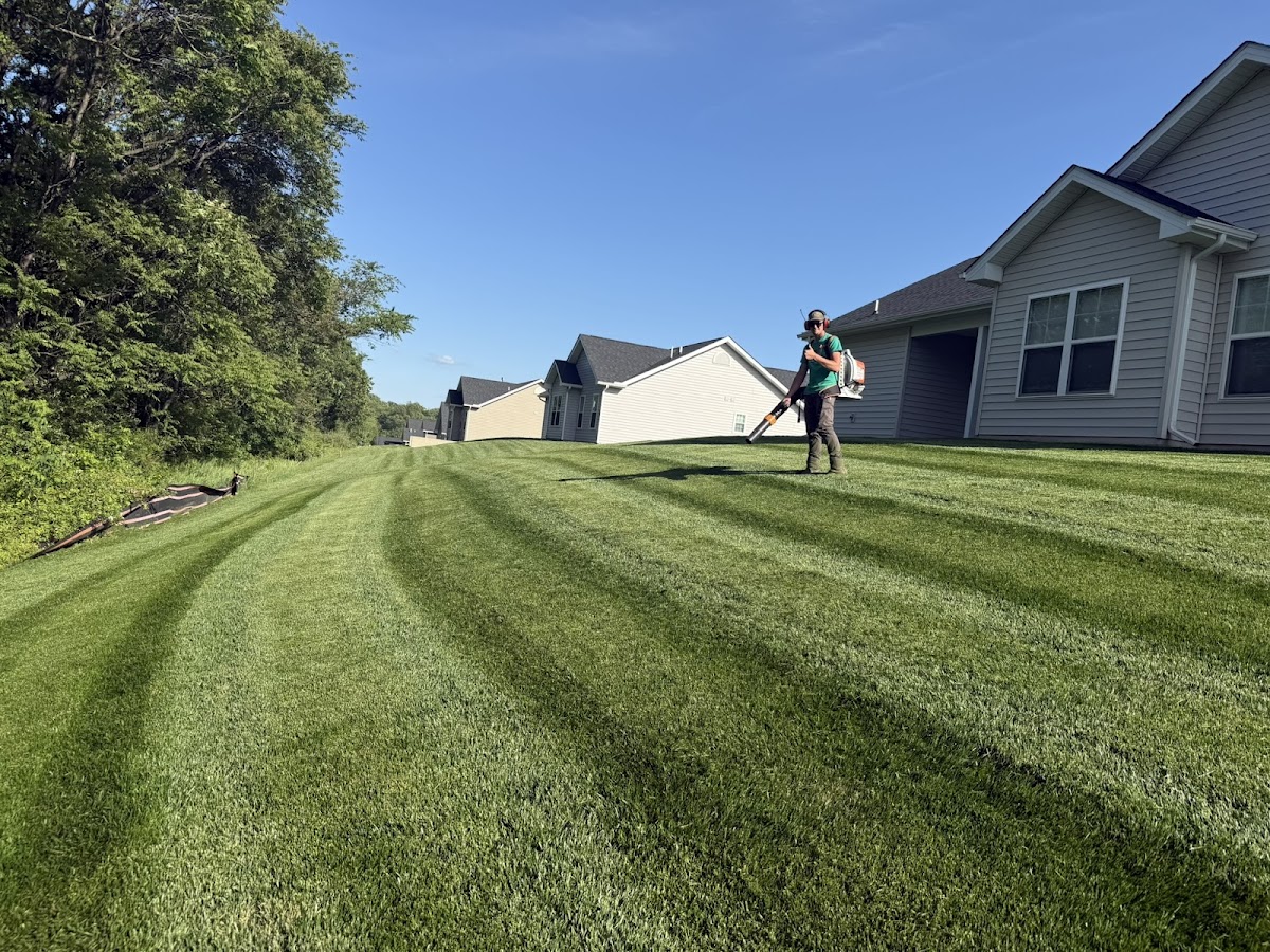 Hott’s Services LLC