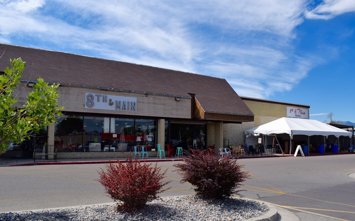 8th & Main Furniture Store