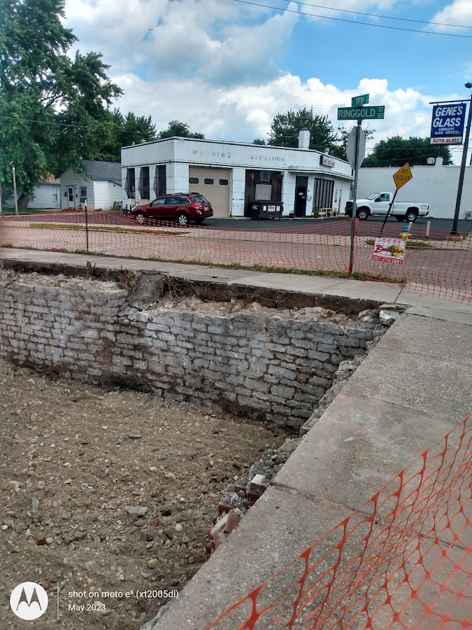 Gene's Mobile Glass Services.